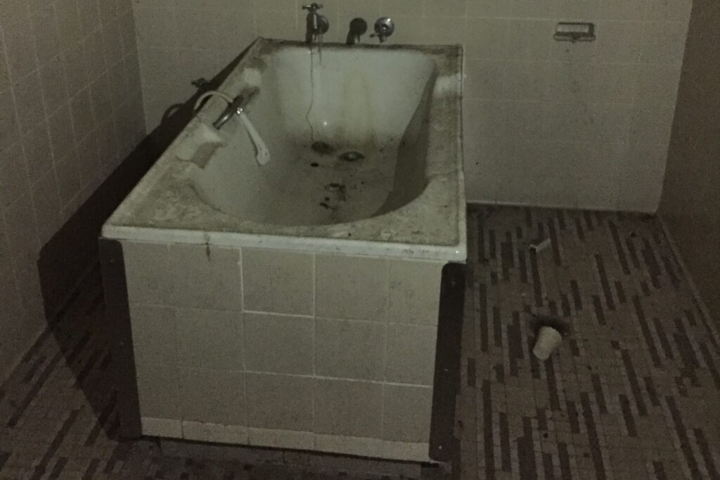 Bathroom in Building 497 in Callan Park -2018